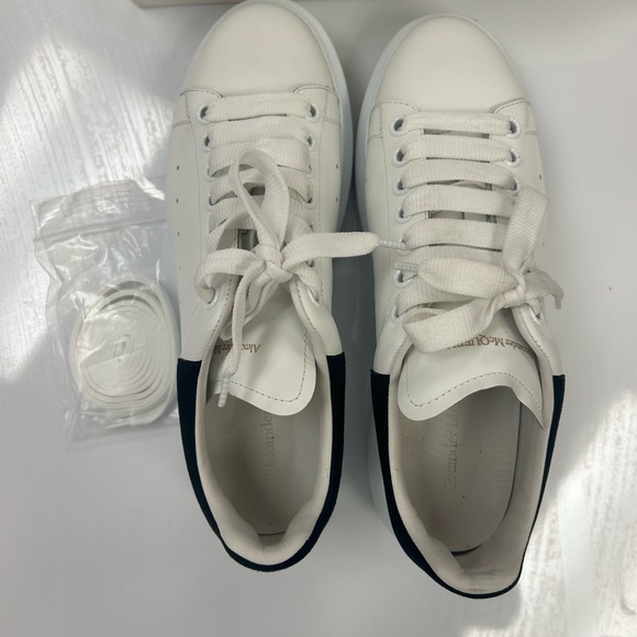 Alexander McQueen Larry Sneaker white/black - Picture 4 of 10